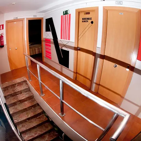 Be Ramblas Guest House-3